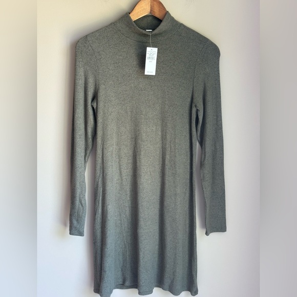 American Eagle Outfitters Dresses & Skirts - NWT American Eagle Mock Neck Lightweight Sweater Dress Green Size Small